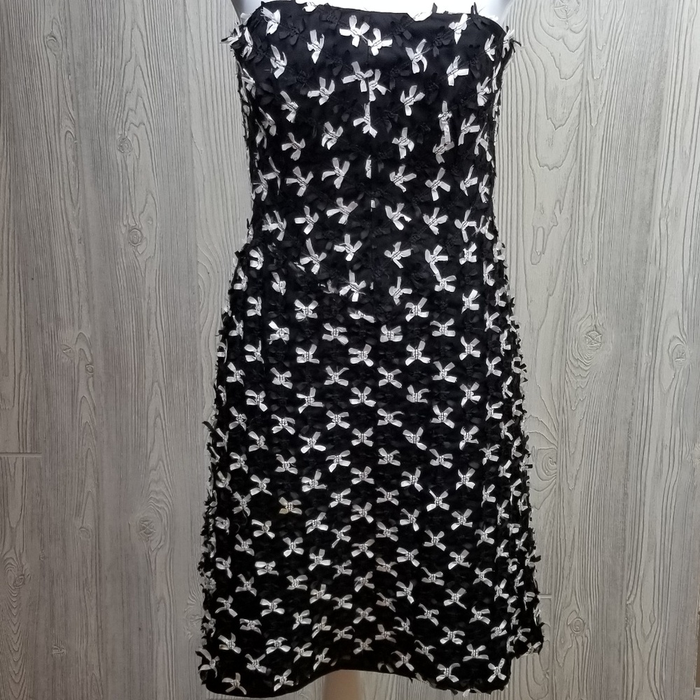 3 / $15 White House Black Market Dress